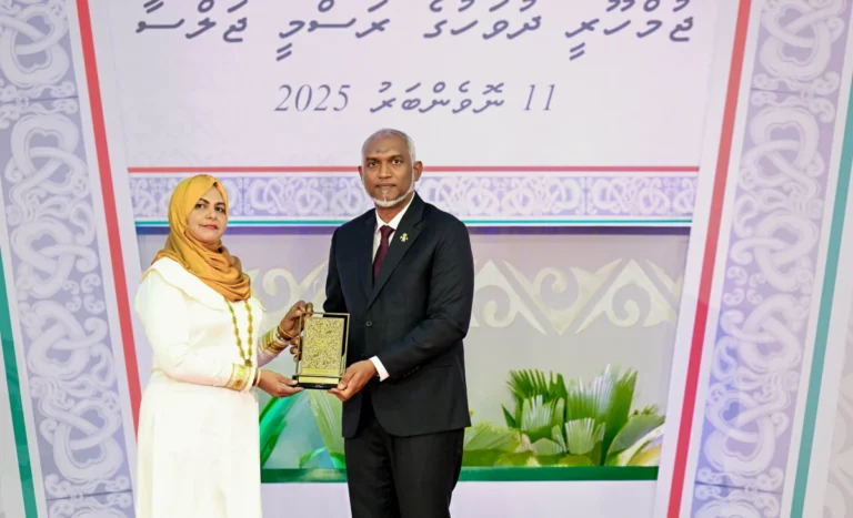 ދިވެހި ދައުލަތަށް ދިގު މުއްދަތަކަށް ޚިދުމަތް ކުރެއްވި 97 ބޭފުޅަކަށް އިނާމު ދީފި
