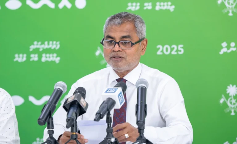 ކުނި މެނޭޖްކުރާ މަޝްރޫޢުތައް 137 ރަށެއްގައި ކުރިއަށް އެބަދޭ : ޠާރިޤު