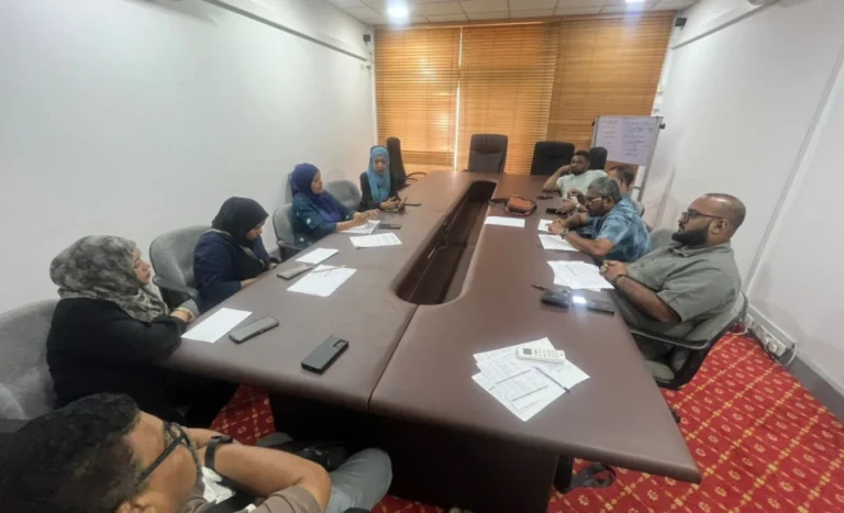 ލަންކާގައި ތިބި އެހީތެރިކަން ބޭނުންވާ ދިވެހިންނަށް ޒަރޫރީ ތަކެތި ފޯރުކޮށްދޭން ފަށައިފި
