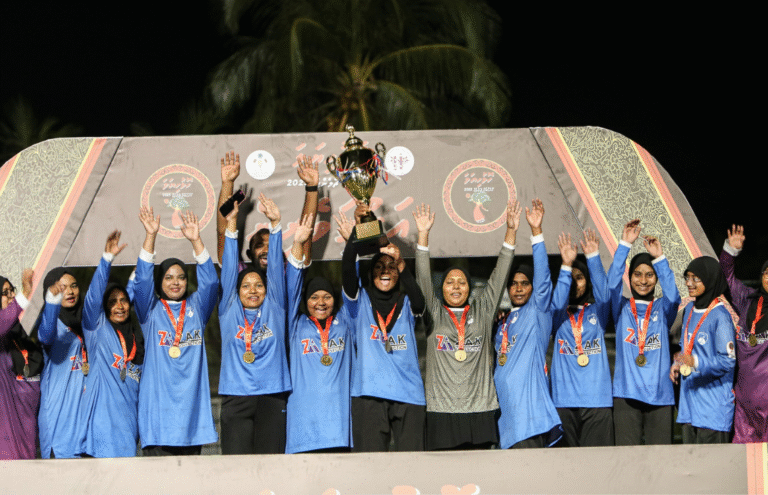ހޮޅުހިޔަލަ ހޭންޑްބޯލް ޗެލެންޖުގެ ޗެމްޕިއަންކަން އަރާކުރި ހޯދައިފި