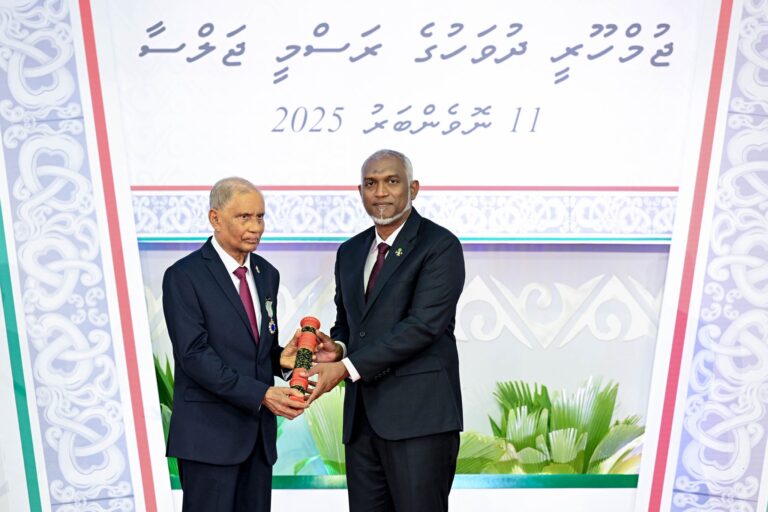 ދަމާސްގެ ވެރިޔާ ސޯލިހަށް ދައުލަތުގެ އިއްޒަތް އަރުވައިފި