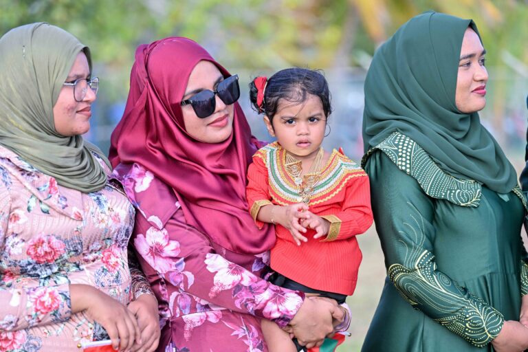 ރައީސްގެ ވައުދާއެއްގޮތަށް އެކަނިވެރި މައިންނާއި ބަފައިންގެ އެލަވަންސް ބޮޑުކޮށްފި، ހަތަރު ކުދިން ތިބޭނަމަ 15،000ރ. ލިބޭ