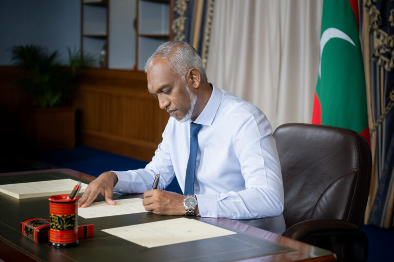 މަސްތުވާތަކެތި ރާއްޖެ އެތެރެކުރާ މީހުންނަށް މަރުގެ އަދަބު ދިނުމަށް ނިންމައިފި