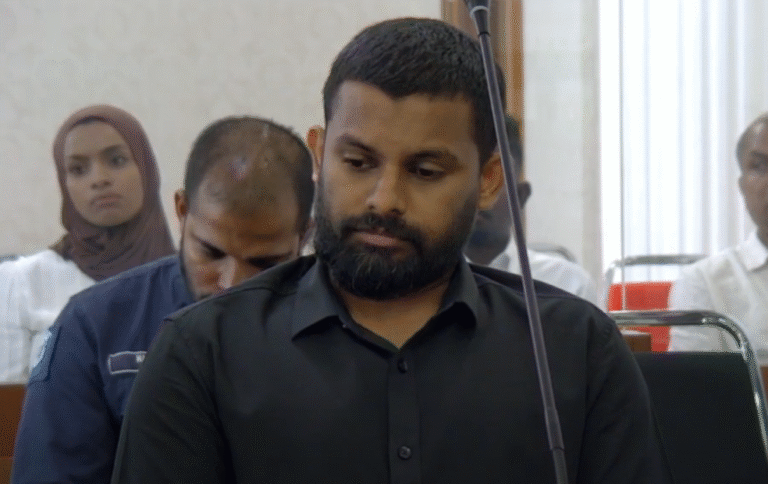 ކުރީގެ އިމިގްރޭޝަން ކޮންޓްރޯލަރު ޝަމްއާން ބަންދުން ދޫކޮށްލައިފި