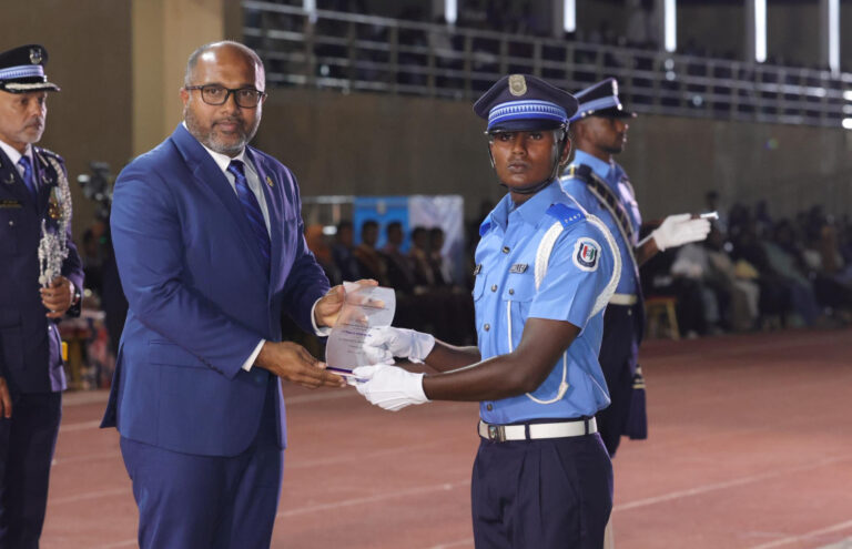 ފުލުހުންނާ ހަވާލުކޮށްފައިވާ އެންމެ ބޮޑު ޒިންމާ އަކީ ޑްރަގްގެ ވަބާ ރާއްޖެއިން ނައްތާލުން: އިހްސާން