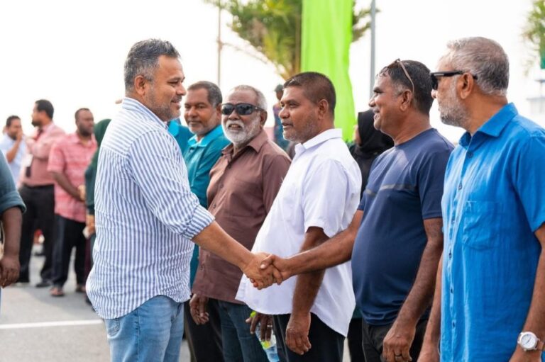 މަސްވެރިކަމާ ބެހޭ ވަޒީރު ޝިޔާމް ދުވާފަރަށް ވަޑައިގެންފި