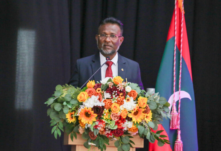 ދިވެހި ބަހުގެ އެކެޑަމީގެ ރައީސް ޑރ. އަޝްރަފް އިސްތިއުފާދެއްވައިފި