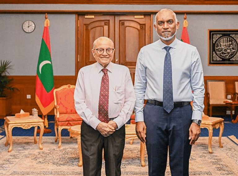 ގައުމު ތަރައްގީކުރަން މަސްވެރިންކުރާ މަސައްކަތް ބަލައިގަންނަން ޖެހޭ: ރައީސް މައުމޫން
