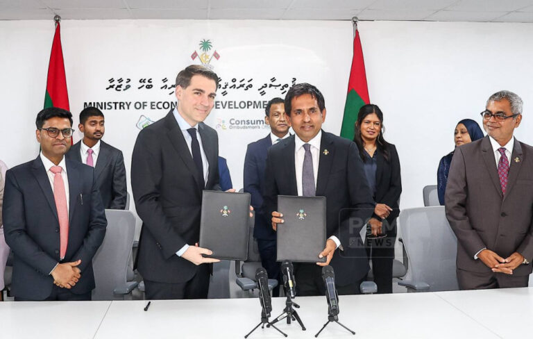 ޓައުންޝިޕް މަޝްރޫއުގެ އިންވެސްޓަރުންނާއެކު ސޮއިކޮށްފި