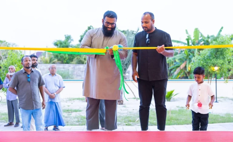 މަނަދޫ އައު މިސްކިތް ރަސްމީކޮށް ހުޅުވައިފި