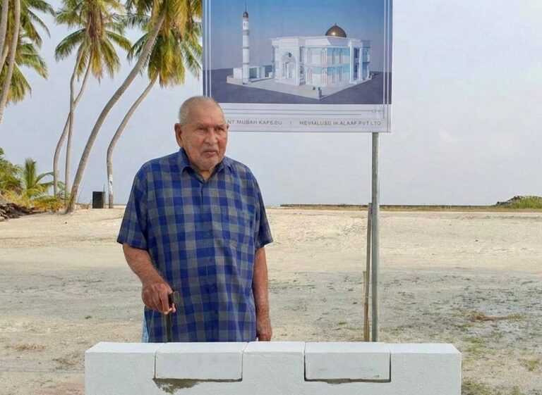 މިސްކިތް ބިނާކުރުމުގައި މަރުހޫމް، މުހައްމަދު އަލީ ވަނީ ނަމޫނާ ދައްކަވާފައި: ރައީސް