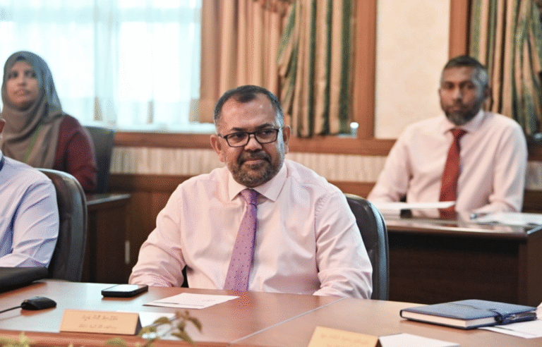 މާލޭގެ ވިޔަފާރި ބަނދަރު ވިއްކާލަން އުޅޭ ކަމަށް ބުނާ ވާހަކައަކީ ދޮގެއް: ޒަމީރު