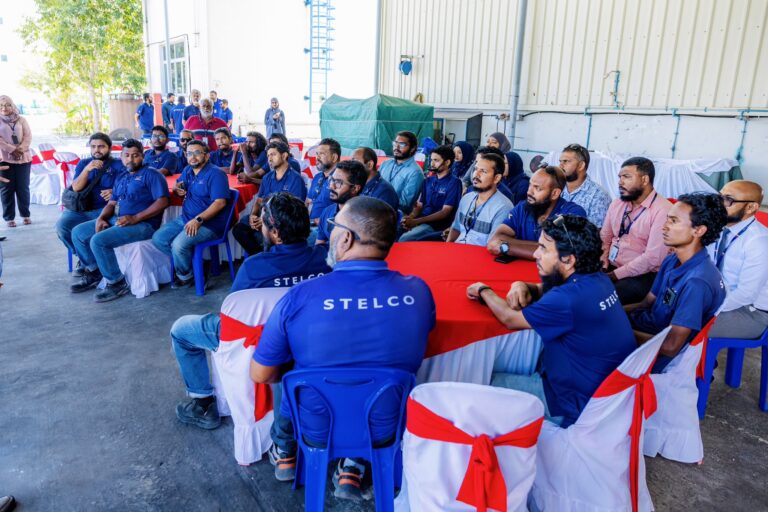 4,000 ފްލެޓަށް ކަރަންޓުގެ ހިދުމަތް ފޯރުކޮށްދިން ސްޓެލްކޯގެ މުވައްޒަފުންގެ އަގުވަޒަންކޮށްފި