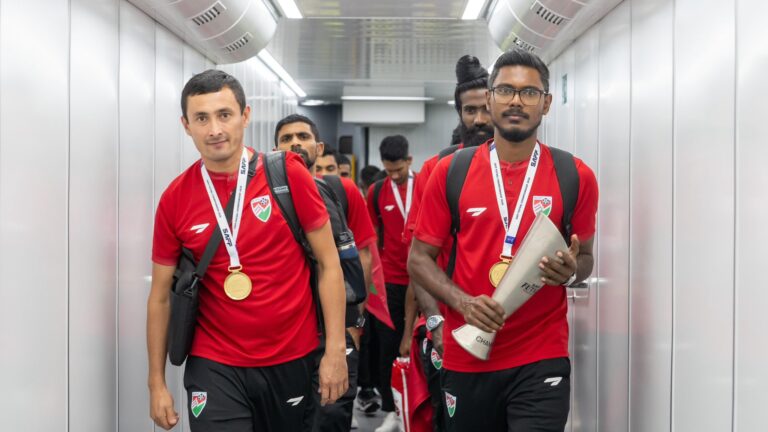 ސާފްގެ ރަންތަށި ހިއްލާލައި ޤައުމީ ފުޓްސަލް ޓީމަށް ކުލަގަދަ އަދި ހޫނު މަރުހަބާއެއް