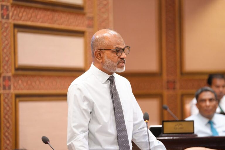 13 މިލިއަން ސިނގިރޭޓް ވަގަށް ނަގައިގެން ލިބުނު މަންފާ ބޭނުންކުރީ ޖުވާ ކުޅެން: ނާޒިމް