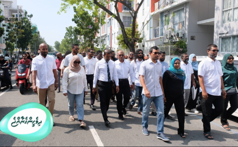 ކައުންސިލް އިންތިހާބު ކެމްޕެއިނަށް މާލޭ ސިޓީގެ “ދޮރުން ދޮރަށް” ހަރަކާތެއް ފަށައިފި