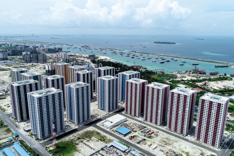 ހިޔާ އަށް ޓަވަރެއްގައި ލިފްޓު ހަރުކުރުމުގެ މަސައްކަތް ނިންމައި އާންމުންނަށް ހުޅުވާލައިފި