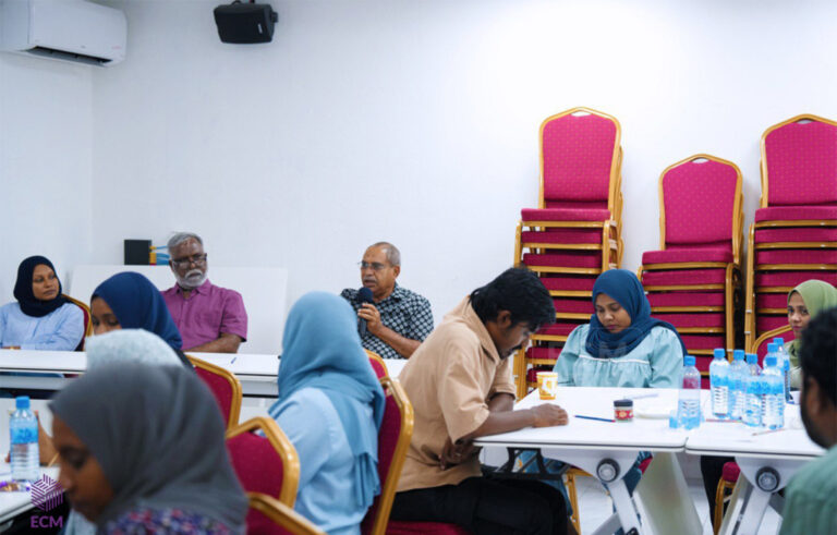 އަތޮޅު ތެރޭގައި ޙަރަކާތްތެރިވާ އޮފިޝަލުން ތަމްރީނު ކުރުމުގެ ޕްރޮގްރާމް ފަށައިފި