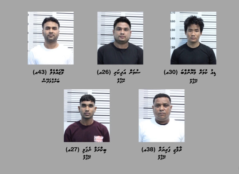 ބަނގުރާ ވިއްކި ބިދޭސީންތަކެއް ޑީޕޯޓްކޮށްލަނީ