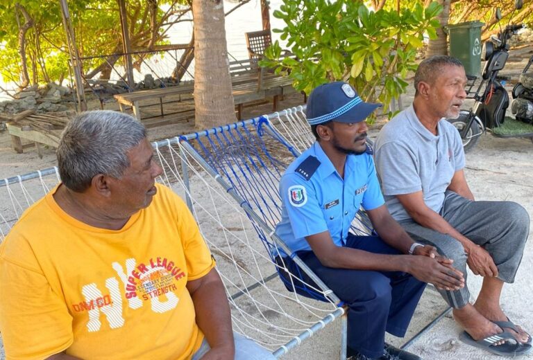 ފުލުހުން ހިތާދޫގައި ވޯކް އެންޑް ޓޯކް ހަރަކާތެއް ކުރިއަށް ގެންގޮސްފި
