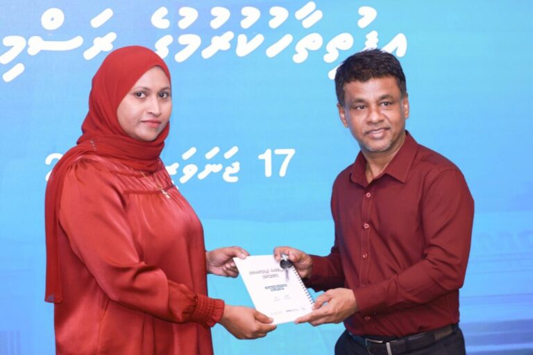 56 ރަށަކަށް އެމްބިއުލާންސް ހަވާލުކޮށްދީފި