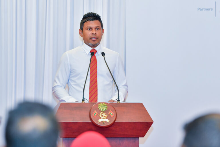 ގައުމުގައި ނަމޫނާ ދައްކާފައި ތިއްބެވި ލީޑަރުންގެ ފަހަތުގައި ތިބެންޖެހޭ: ނައިބު ރައީސް