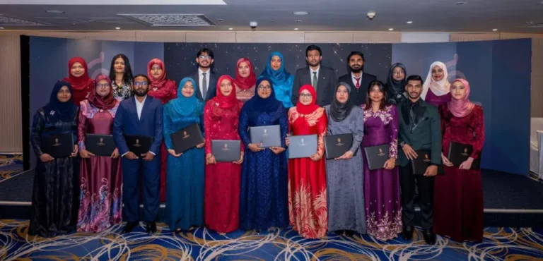 އޭޑީކޭގެ ފުރަތަމަ މެޑިކަލް އިންޓާންޝިޕް ޕްރޮގްރާމް ނިންމާލައިފި