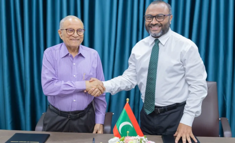 އިސްލާމީ ވުޒާރާއާ މައުމޫން ފައުންޑޭޝަނުން ފަހުމުނާމާ އެއްގައި ސޮއިކޮށްފި