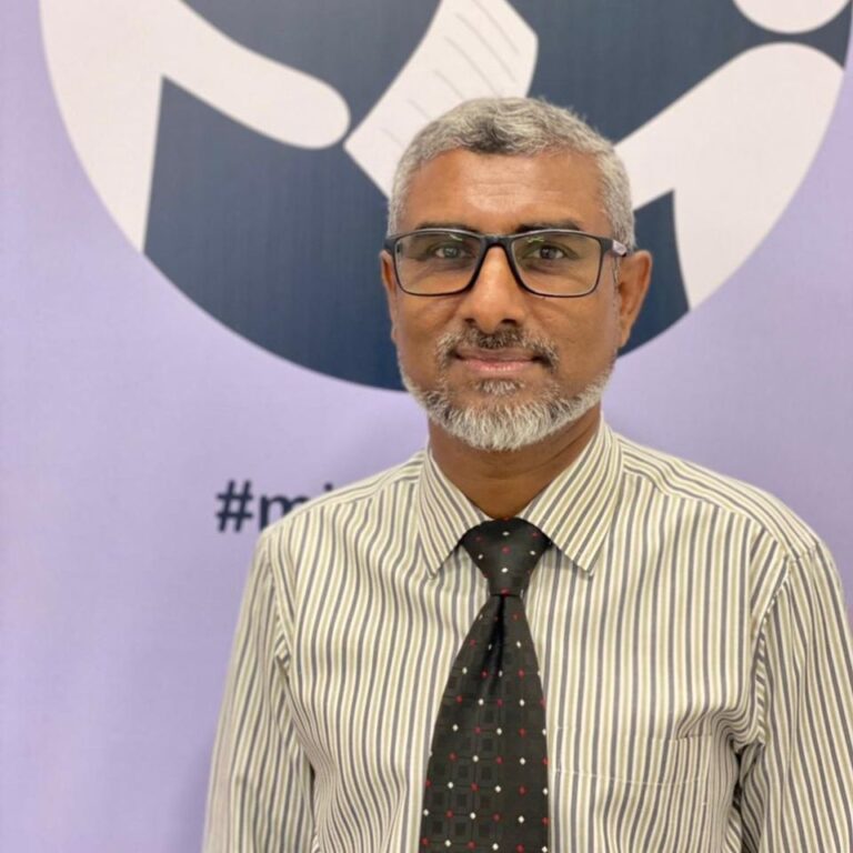 ދިވެހި ބަހުގެ އެކެޑަމީގެ ރައީސް ކަމަށް ހަސަން ޝާކިރު