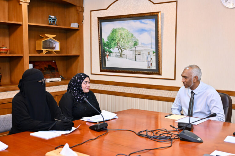 މޯލްޑިވްސް އޯޓިޒަމް ސަޕޯޓް އެންޑް ނިއުރޯ-އިންކްލޫޝަން ޔުނިޓީގެ ބެލެނިވެރިންނާ ރައީސް މުއިއްޒު ބައްދަލުކުރައްވައިފި