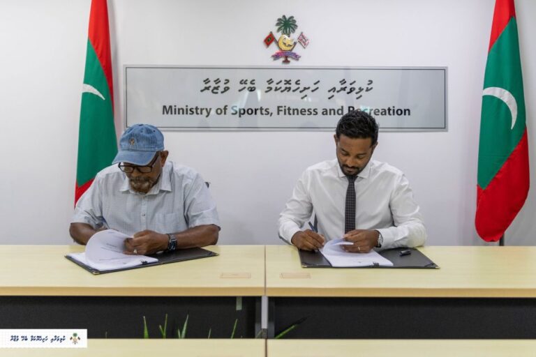 ފަސް ރަށެއްގައި ފުޓުބޯޅަ ދަނޑު އަޅަން ބަޔަކާ ހަވާލުކޮށްފި