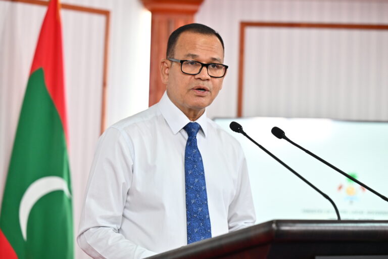 ކައިރިކައިރީ އިންތިޚާބުތައް އޮތުމުން ރައީސުލްޖުމްހޫރިއްޔާއަށް ވެރިކަންކުރަން އެކަށީގެންވާ ފުރުސަތެއް ނުލިބޭ: އާދަމް ޝަރީފް