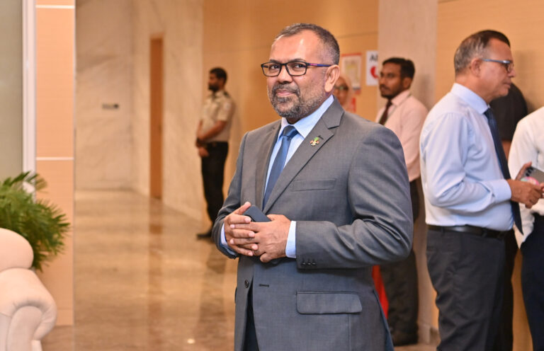 500 މިލިއަން ޑޮލަރުގެ ސުކޫކު ދެއްކުމަށް ރީފައިނޭންސް ކުރަނީ އަނބުރާ ދެއްކޭނެގޮތްތައް ބަލައިގެން: ޒަމީރު
