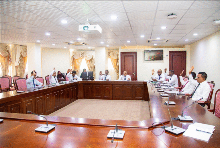 ފެންޝަން ފައިސާ ނެގޭ އިސްލާހަށް ލަފާ ހޯދަނީ