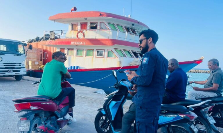 މައުލޫމާތު ދިނުމުގެ ހަރަކާތެއް އައްޑޫސިޓީ ފޭދޫގައި ފުލުހުން ކުރިއަށް ގެންގޮސްފި