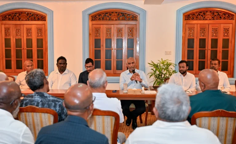 ސިނަމާލެއާ މާލެހިޔާގެ ފްލެޓްތަކުގައި އުޅޭ މީހުންނަށް 100،000 ރުފިޔާގެ އިނާޔަތެއް
