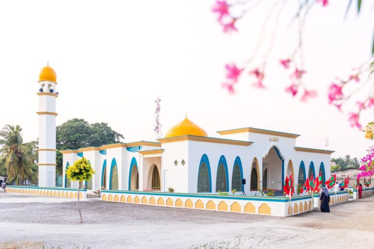 ކުރެންދޫގައި ބިނާކުރި ‘މަސްޖިދުލް ސިއްދީޤް’ ހުޅުވައިފި
