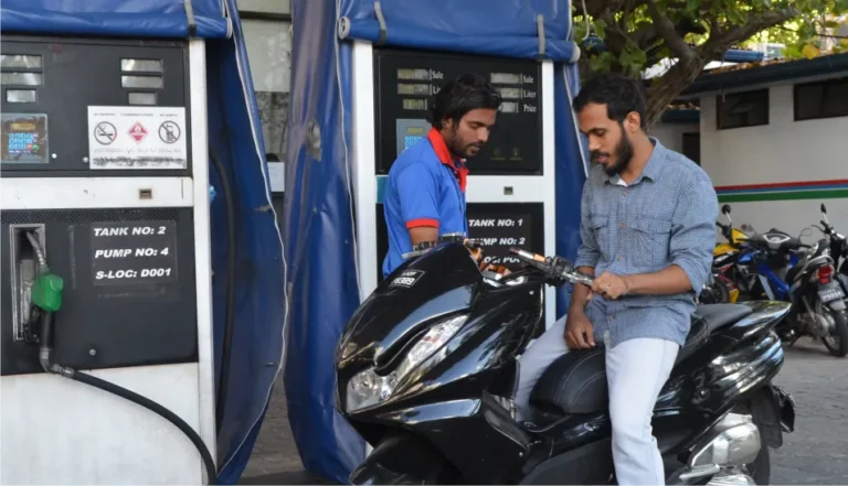 ރާއްޖޭގައި ވެސް ތެލުގެ އަގު ބޮޑުވެއްޖެ