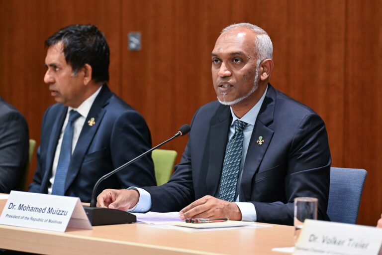 މެދުއިރުމަތީގައި ހިނގަމުންދާ ހަމަނުޖެހުންތަކާ ގުޅިގެން ރައީސް މުއިއްޒު ވަޒީރުންގެ ހާއްސަ ކޮމިޓީއެއް އެކުލަވާލައިފި