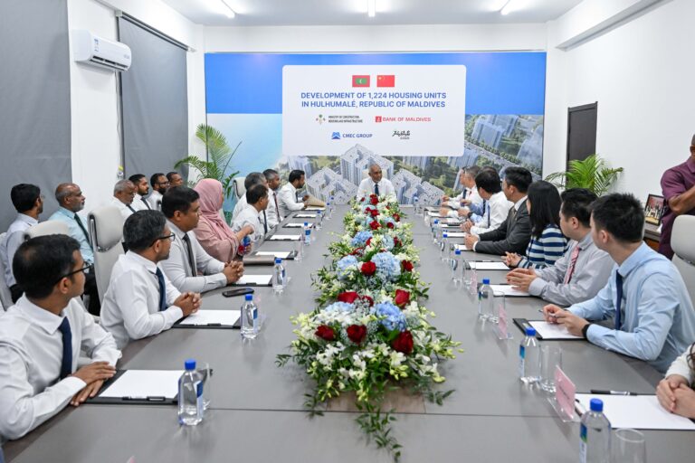 ޗައިނާ ކުންފުނީގެ ސައިޓަށް ވަޑައިގެން އެފޯޑަބަލް ހައުސިން މަޝްރޫއު ފެށުމަށް ވެފައިވާ ތައްޔާރީތައް ރައީސް ބައްލަވާލައްވައިފި