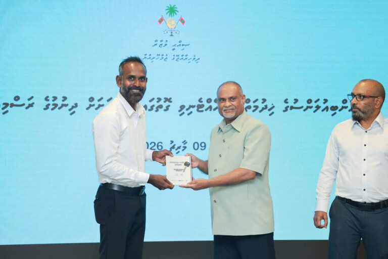 14 ރަށަކަށް ބޭނުންވާ އެމްބިއުލާންސްތައް ހަވާލުކޮށްފި