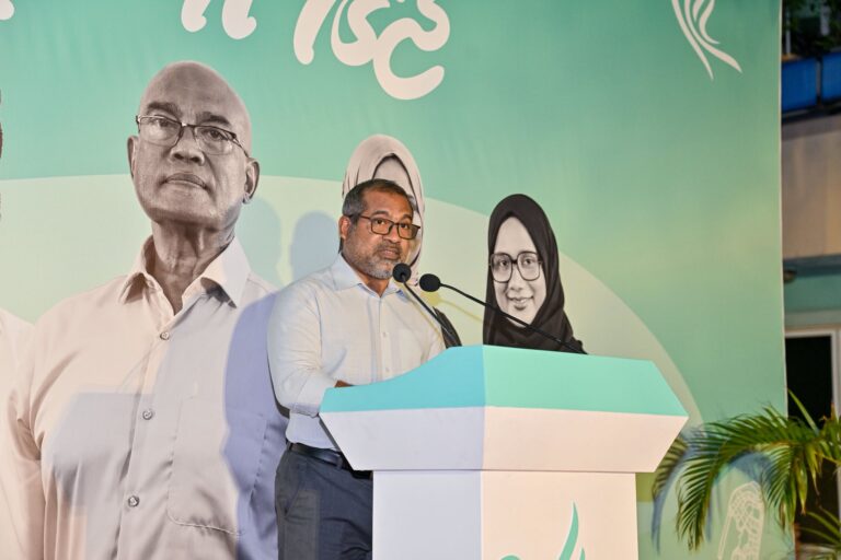 އިދިކޮޅުން މަސައްކަތްކުރަނީ ތަރައްޤީއަށް ދޭ އެހީތައް ހުއްޓުވާލުމަށް: ޚަލީލް