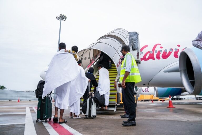 ފްލައިޓެއް ޗާޓަރުކޮށް، ނުފުރިތިބި 164 މީހުން ޢުމްރާއަށް މިރޭ ފުރުވާލަނީ