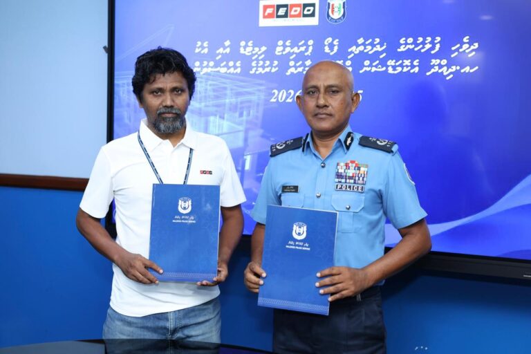 ފުލުހުންނަށް ބޭނުންވާ ވަސީލަތްތަކާއި އުމުރާނީ ތަރައްގީގެ މަޝްރޫއުތައް ކުރިއަށް ގެންދިއުމަށް ދެ އެއްބަސްވުމެއްގައި ސޮއިކޮށްފި