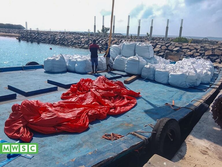ބިލެތްފަހީގެ ފެނާއި ނަރުދަމާ މަޝްރޫޢުގެ ސިވިލް މަސައްކަތްތަކަށް ބޭނުންވާ ސާމާނު އެރަށަށް ގެންގޮސްފި
