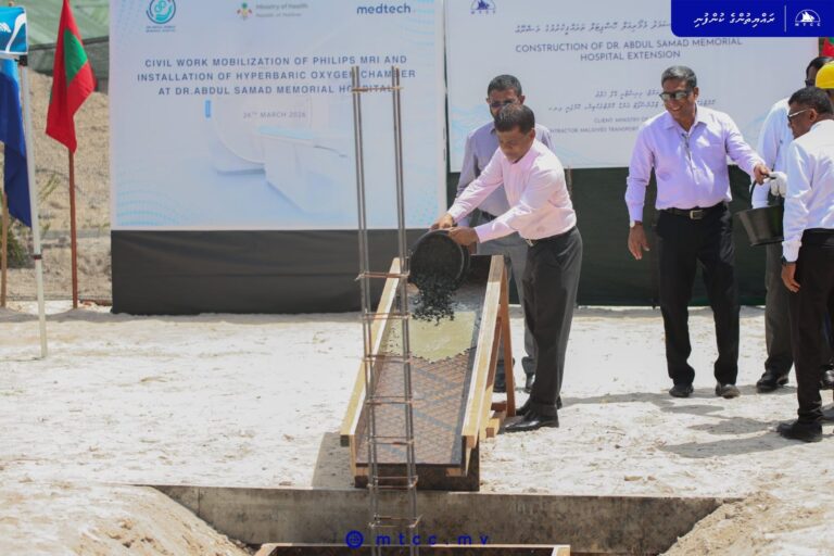 ތިނަދޫ އަބްދުއްސަމަދު މެމޯރިއަލް ހޮސްޕިޓަލްގެ އާ އިމާރާތުގެ އަމަލީ މަސައްކަތް ފަށައިފި