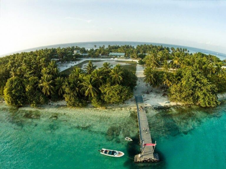 ފުޅަދޫގައި އާންމު މިންގަނޑުން ބޭރުން ފަތުރުވެރިން ހެދުން އަޅައިގެން އުޅޭނަމަ ގެސްޓްހައުސްތައް ޖޫރިމަނާކުރަނީ
