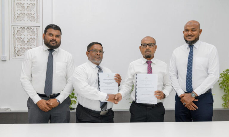 ބާރަށު ރިންގްރޯޑާއި މުރައިދޫގެ މަގުތައް ހަދަން ހަވާލުކޮށްފި