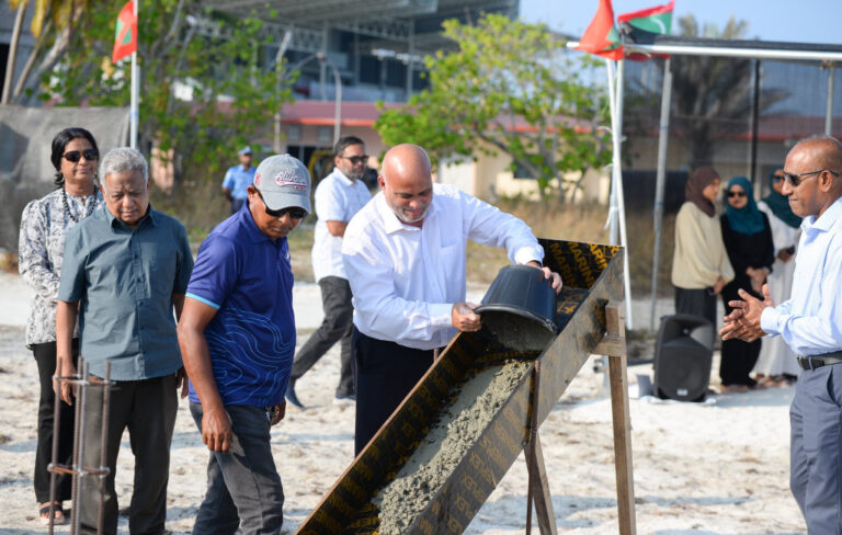 އޭދަފުށީ އެމްއެންޔޫ ކެމްޕަހުގެ މަސައްކަތް ފަށައިފި