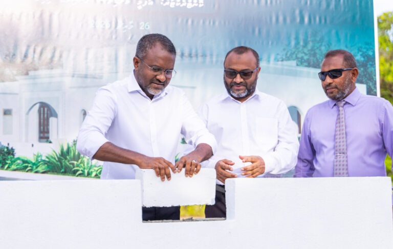 މާމެންދޫގައި 500 މީހުންގެ ޖާގައިގެ މިސްކިތާއި ޤުރުއާނާ ބެހޭ މަރުކަޒުގެ މަސައްކަތް ފަށައިފި